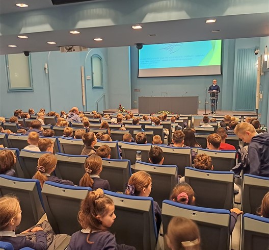 Susreti učenika katoličkih škola koji se pripremaju za sakramente Prve pričesti i svete Potvrde 